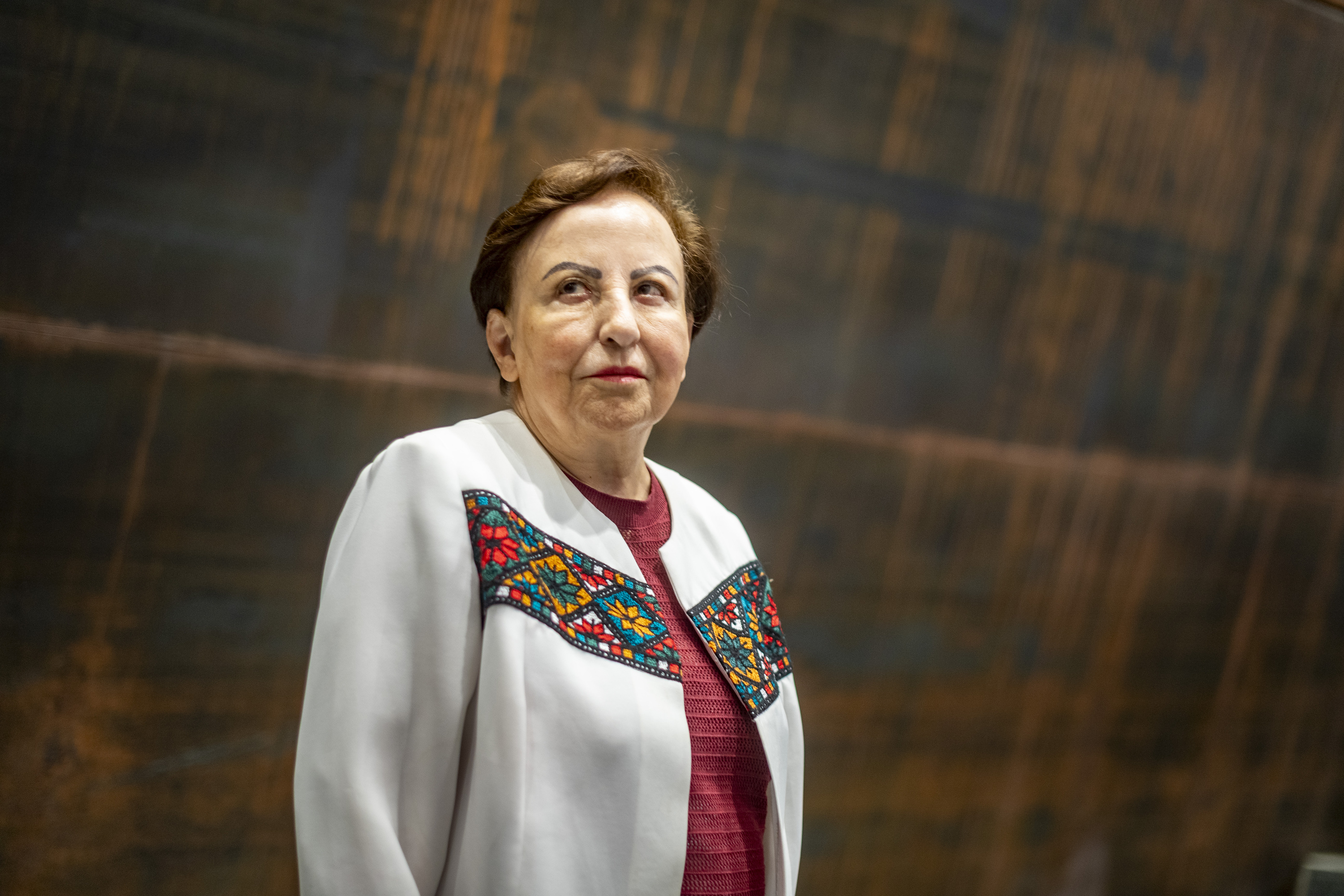 Xirin Ebadi abokatu eta Bakearen Nobel sariduna, asteartean, Bilboko Euskalduna jauregian. JAIZKI FONTANEDA / EFE