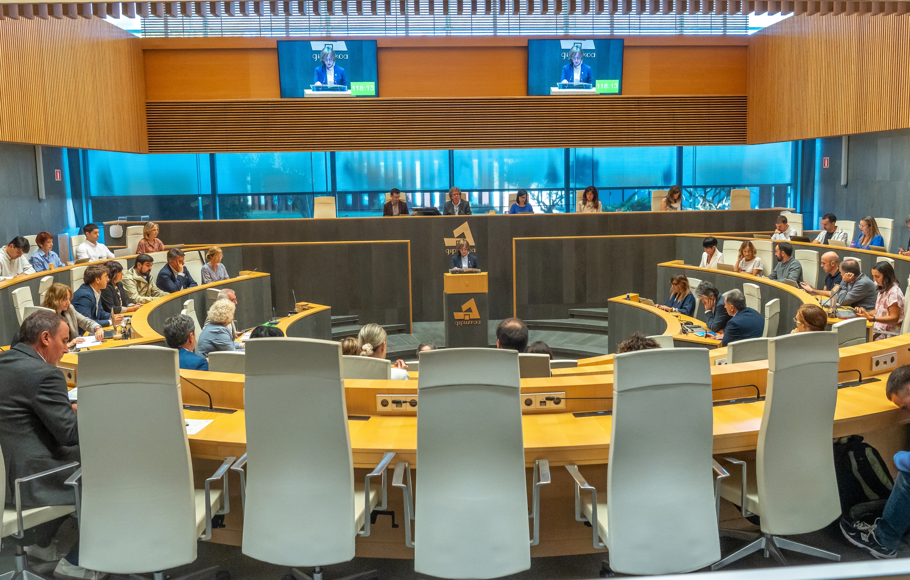 Gipuzkoako Batzar Nagusietako politika orokorraren osoko bilkura, pasa den ostegunean. ANDONI CANELLADA / FOKU