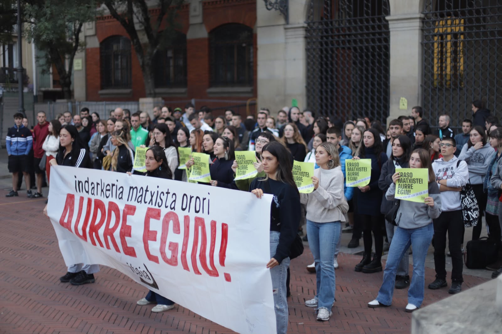 Iruñerriko Itaiak elkarretaratzea egin zuen atzo arratsaldean, Iruñean. ITAIA
