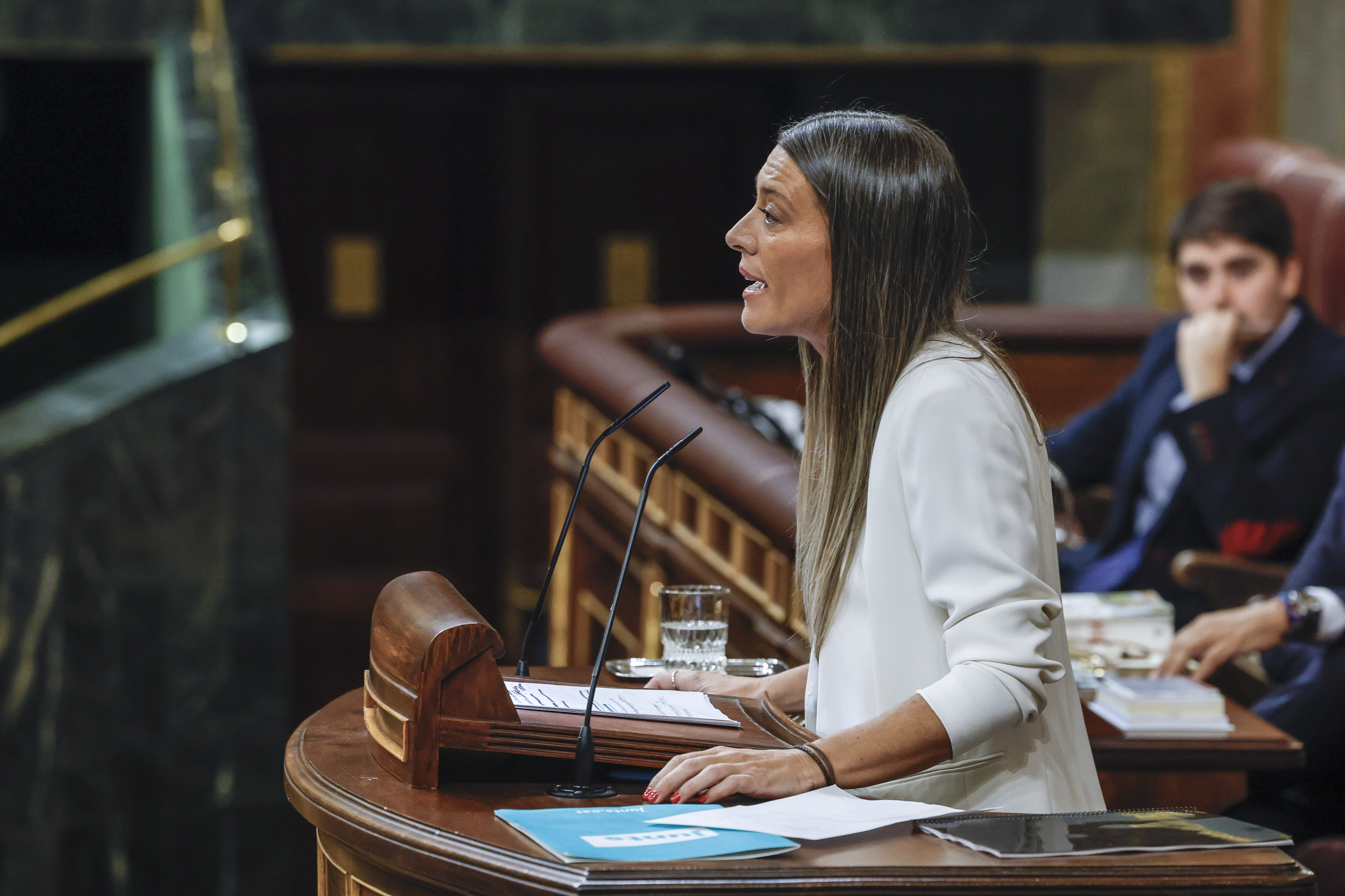 Miriam Nogueras, JxCko ordezkaria, gaur Espainiako Kongresuan egiten ari den saioan. J. J. GUILLEN / EFE