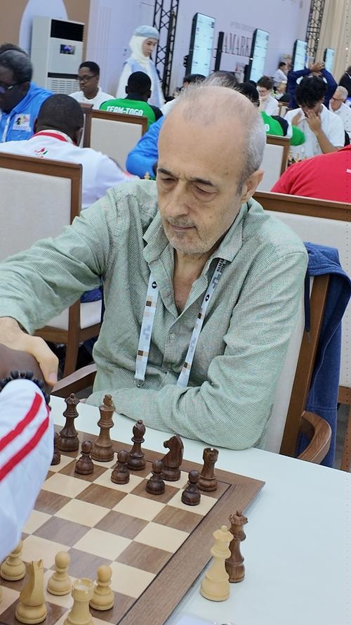 Felix Izeta xake jokalaria. BERRIA