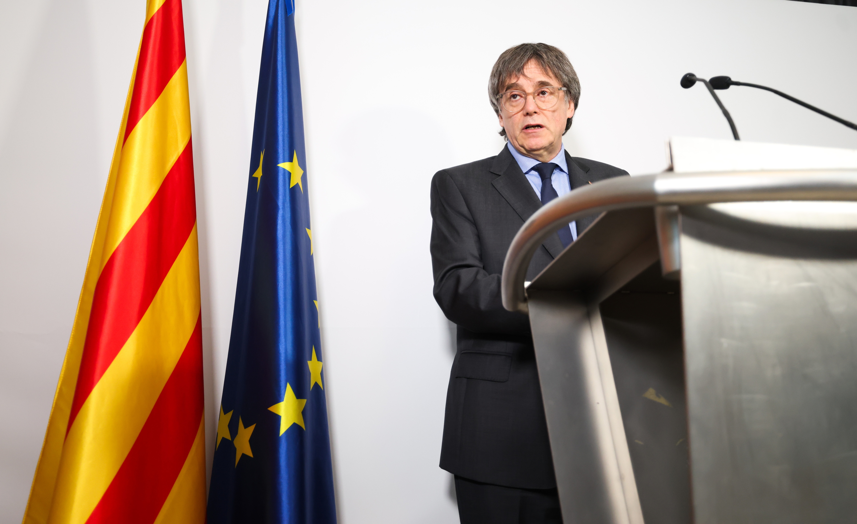 Carles Puigdemont Kataluniako Generalitateko presidente ohia Waterloon, gaur egindako agerraldian. OLIVIER HOSLET / EFE