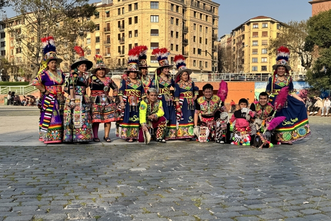 Tinkus San Simon Boliviako dantzen Iruñeko taldea. TINKUS SAN SIMONEK UTZITAKOA Tinkus San Simon Boliviako dantzen Iruñeko taldea. TINKUS SAN SIMONEK UTZITAKOA