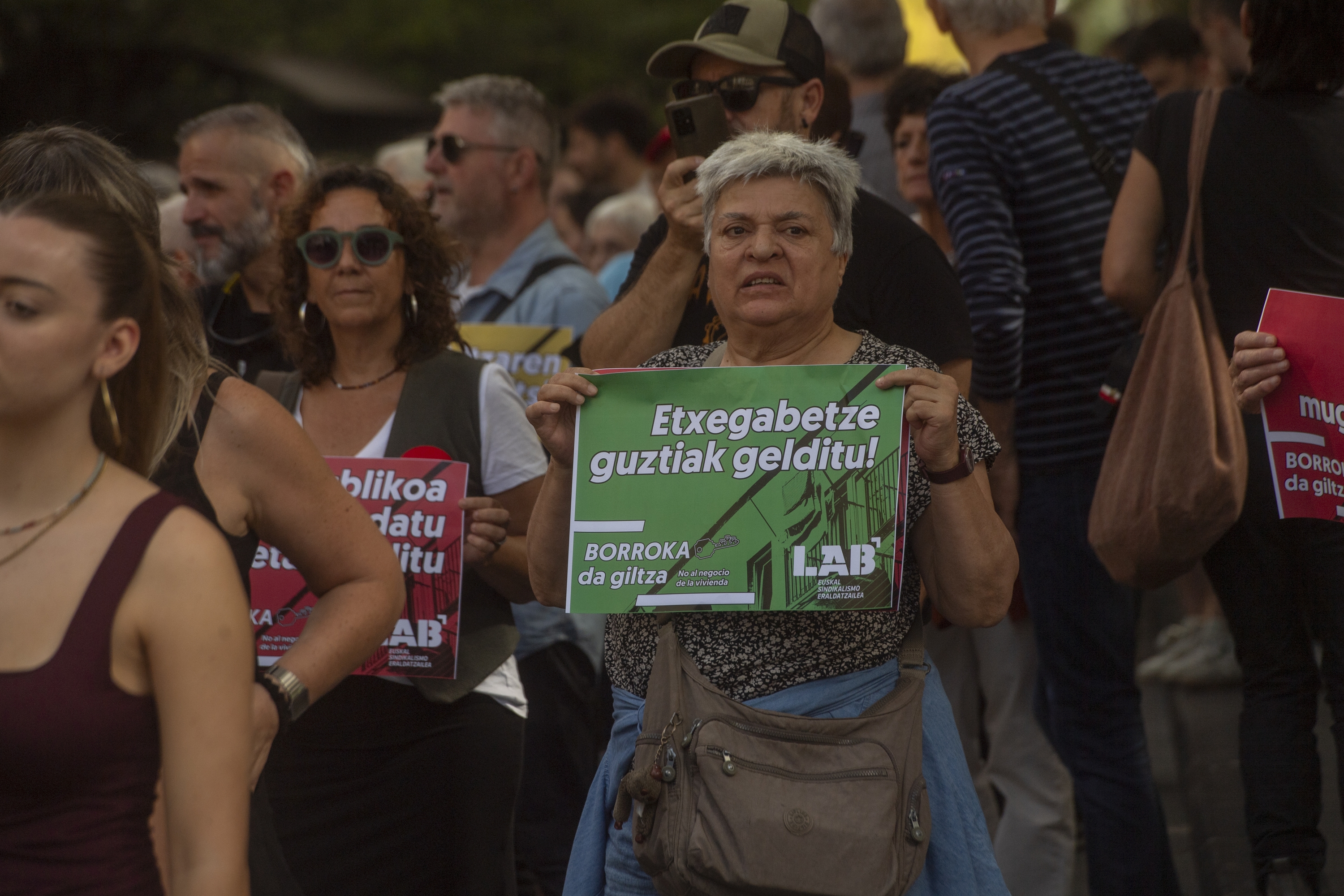 Etxebizitza eskubidearen aldeko manifestazioa, joan den larunbatean, Donostian. GORKA RUBIO / FOKU