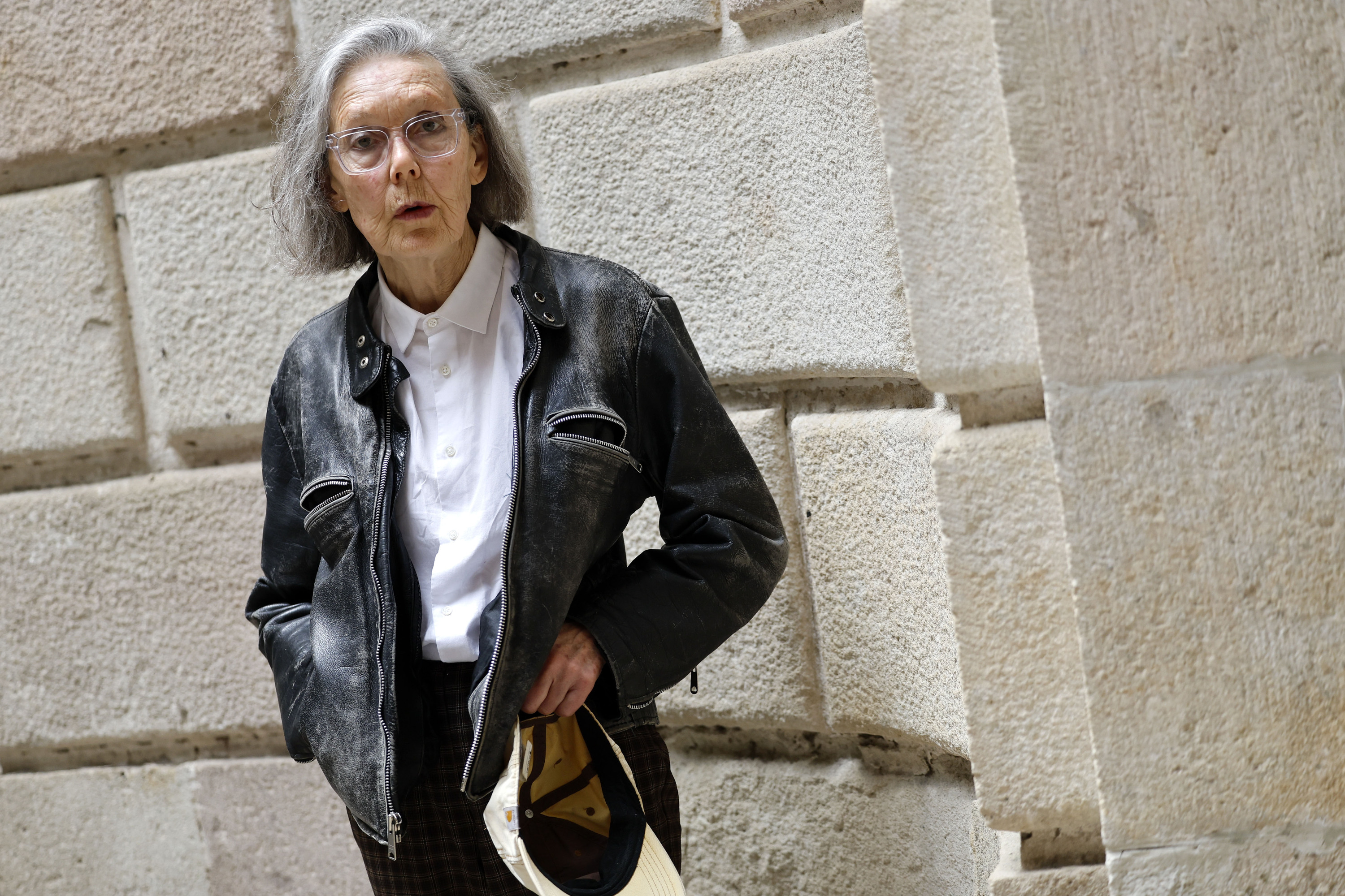 Anne Carson idazlea, 2025ean, Bartzelonan. TONI ALBIR / EFE