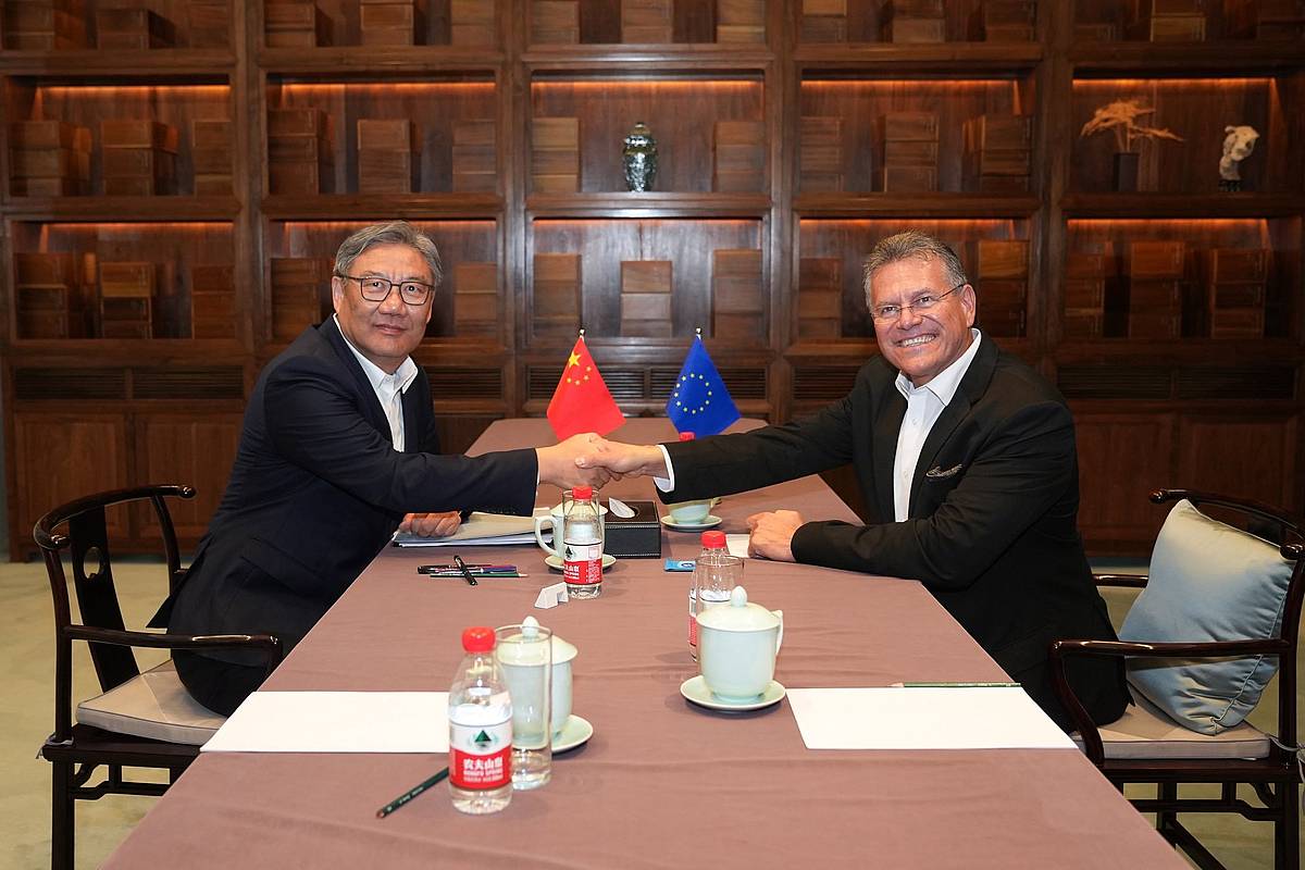 Wang Wentao Txinako Merkataritza ministroa eta Maros Sefcovic Europako Batzordeko Merkataritza komisarioa, atzo Pekinen. EUROPAKO BATZORDEA