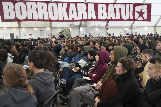 Gazte Topagune Sozialista egiten ari dira Elizondon. JAGOBA MANTEROLA / FOKU
