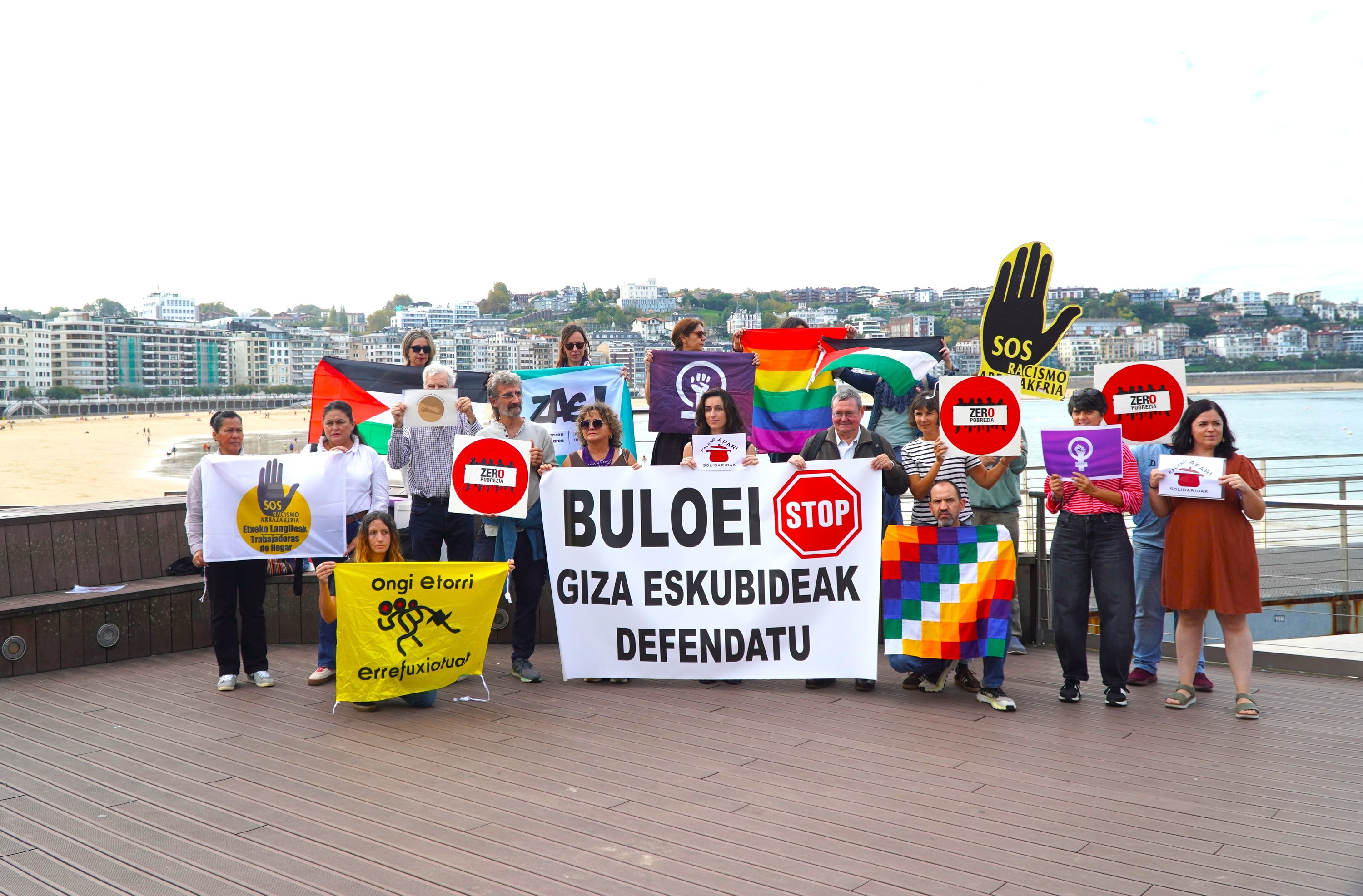 Zero Pobrezia plataformaren prentsaurrekoa, Donostian. ZERO POBREZIA
