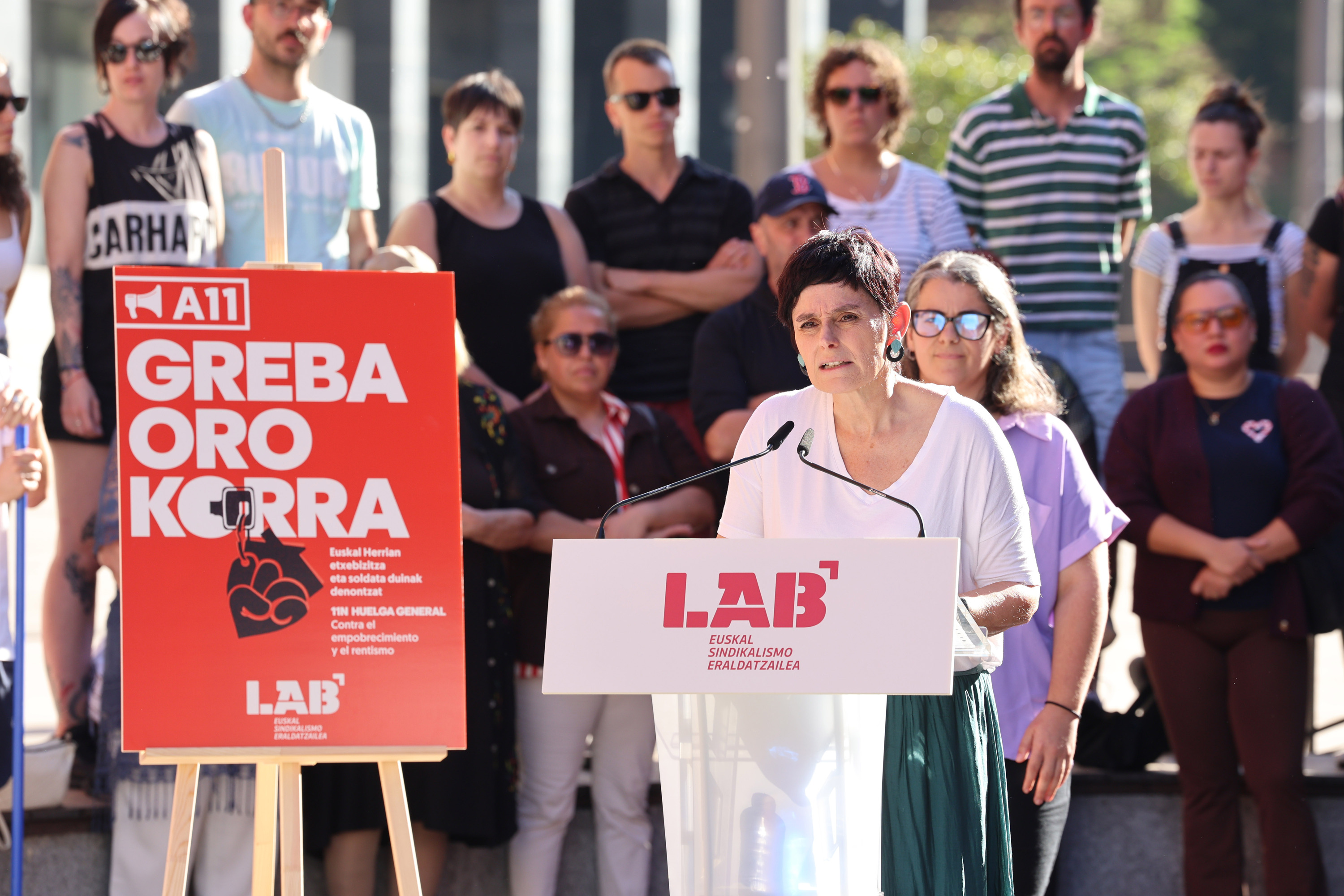 Garbiñe Aranburu LABeko koordinatzaile orokorra gaur, Bilboko Gas plazan egindako agerraldian. OSKAR MATXIN EDESA / FOKU