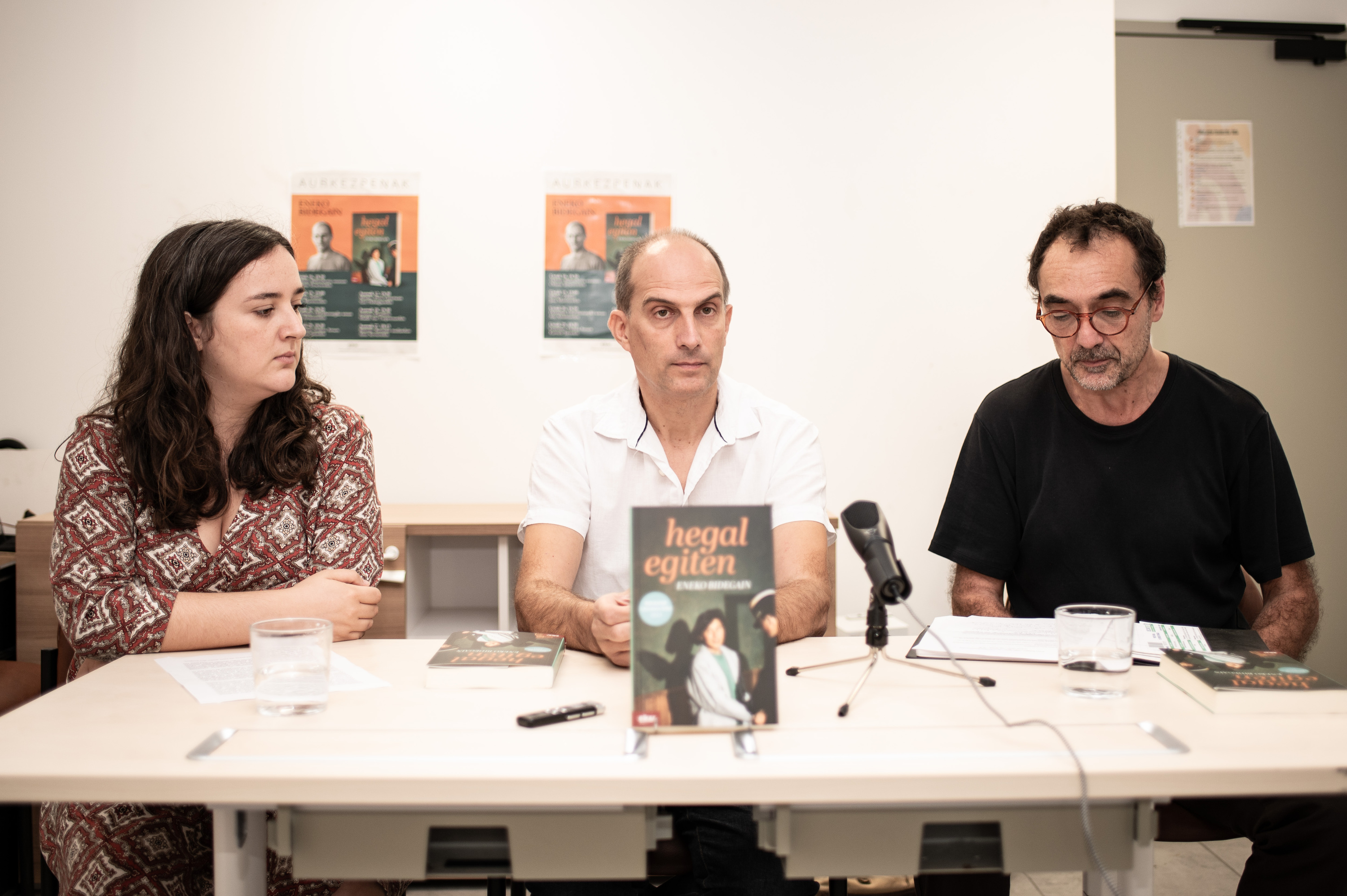 Eneko Bidegainen 'Hegal egiten' eleberriaren aurkezpena, Baionan. PATXI BELTZAIZ