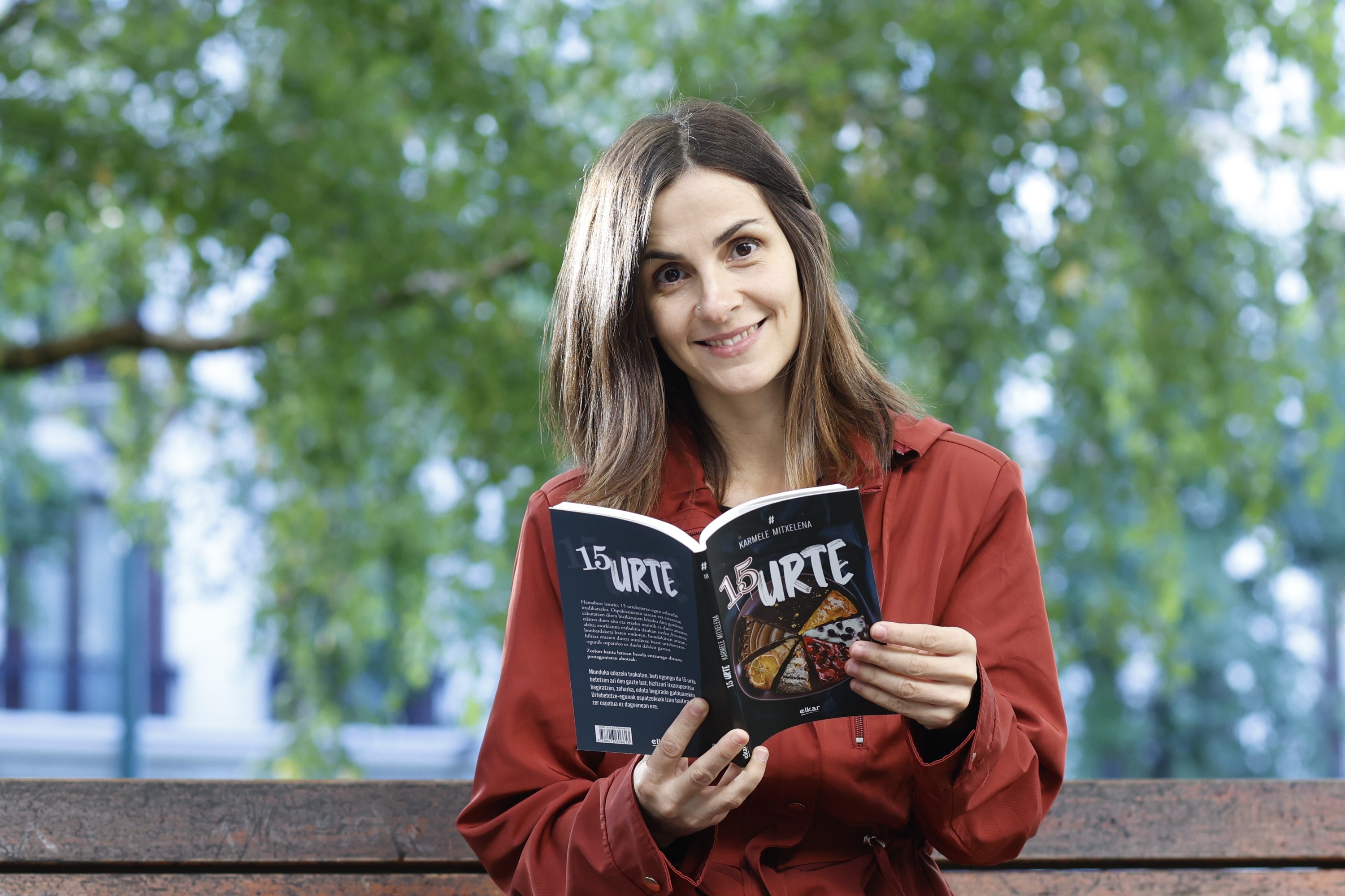 Karmele Mitxelena '15 urte' liburuaren aurkezpenean, Donostian. MAIALEN ANDRES / FOKU