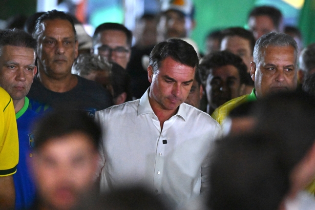 Flavio Bolsonaro, bart, Brasilian. ANDRE BORGES / EFE Flavio Bolsonaro, bart, Brasilian. ANDRE BORGES / EFE