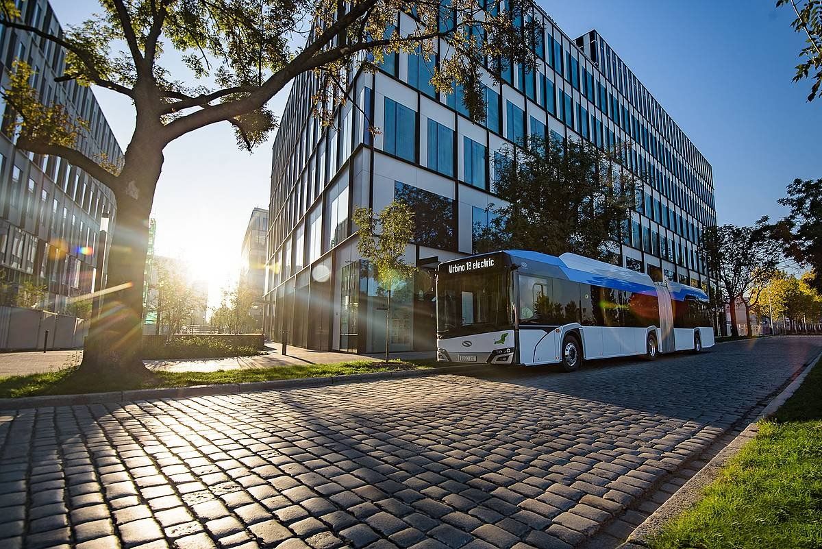 Solaris Urbino modeloko autobus bat. CAF