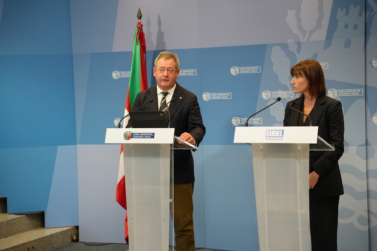 Zupiria eta Apraiz, gaur goizeko agerraldian. IREKIA Zupiria eta Apraiz, gaur goizeko agerraldian. IREKIA