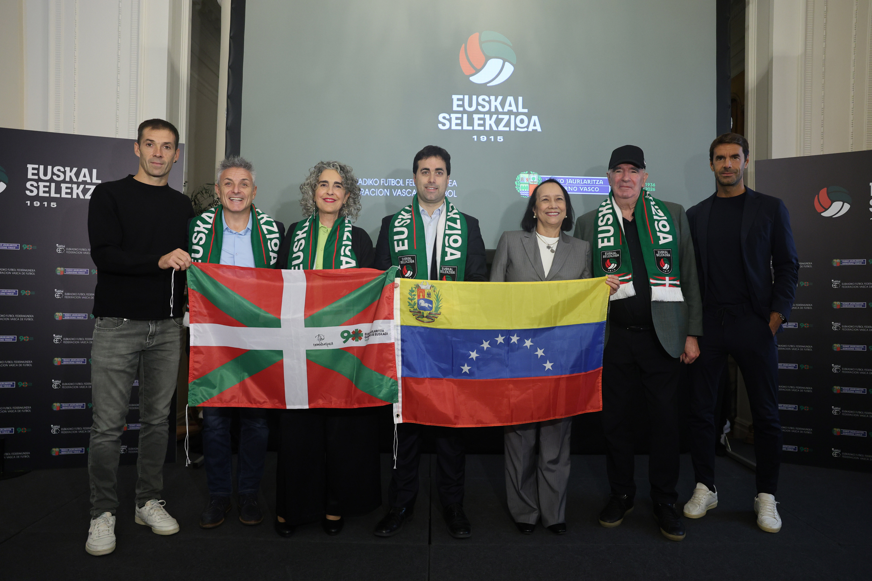 Euskal selekzioaren eta Venezuelaren arteko partidaren aurkezpena, gaur, Bilbon. OSKAR MATXIN EDESA / FOKU