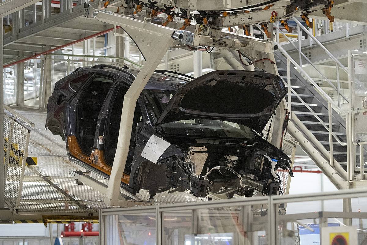 Landabenen auto elektrikoak ekoizteko birmoldaketa prozesua amaitu berri du Volkswagenek.   IÑIGO URIZ / FOKU