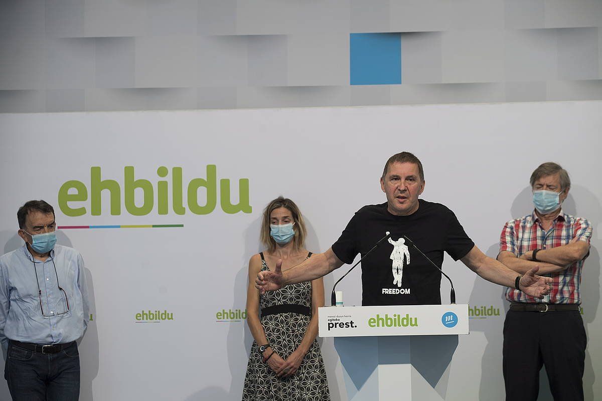 Auzipetuen agerraldi bat, Auzitegi Gorenak zigorra bertan behera utzi eta gero. JUAN CARLOS RUIZ / FOKU