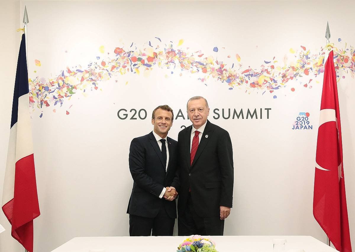Macron eta Erdogan, iaz Japoniako Osakan eginiko G20aren goi bilkuran. TURKIAKO GOBERNUA / EFE