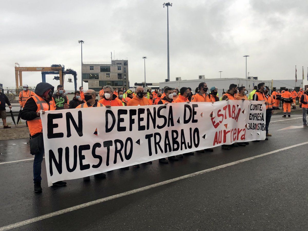 Bilboko portuko zamaketarien protesta ekitaldi bat. BERRIA