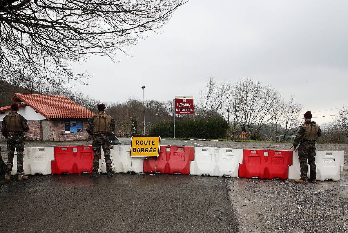 Frantziako Polizia, Hendaia eta Biriatu arteko mugan. GUILLAUME FAUVEAU