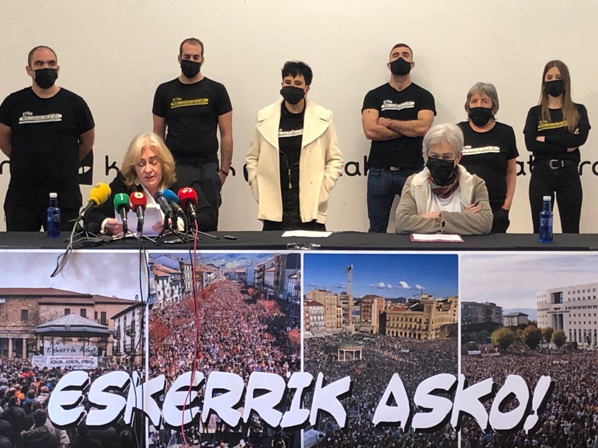 Gaur eguerdiko prentsaurrekoa, Iruñean. JAGOBA MANTEROLA / FOKU