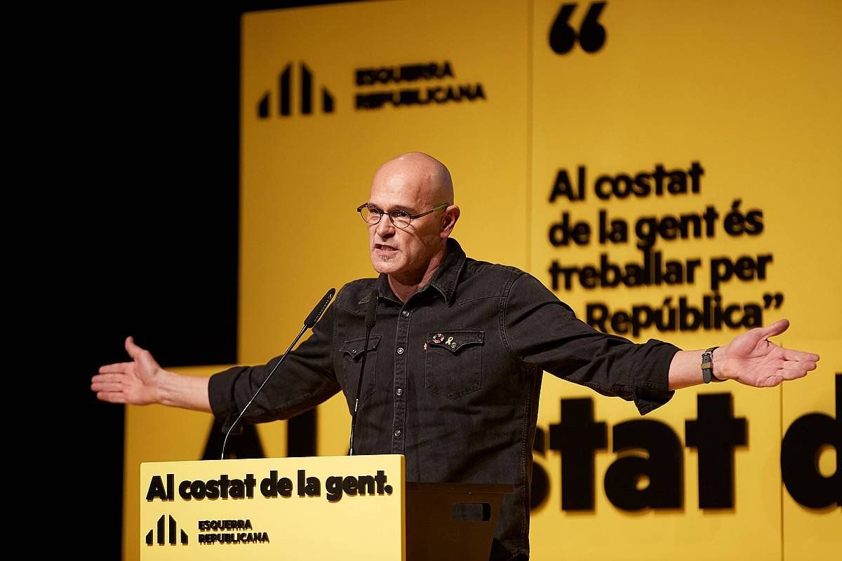 Raul Romeva kontseilari ohia ERCren kanpanako ekitaldi batean, atzo, Manresan. ALEJANDRO GARCIA, EFE