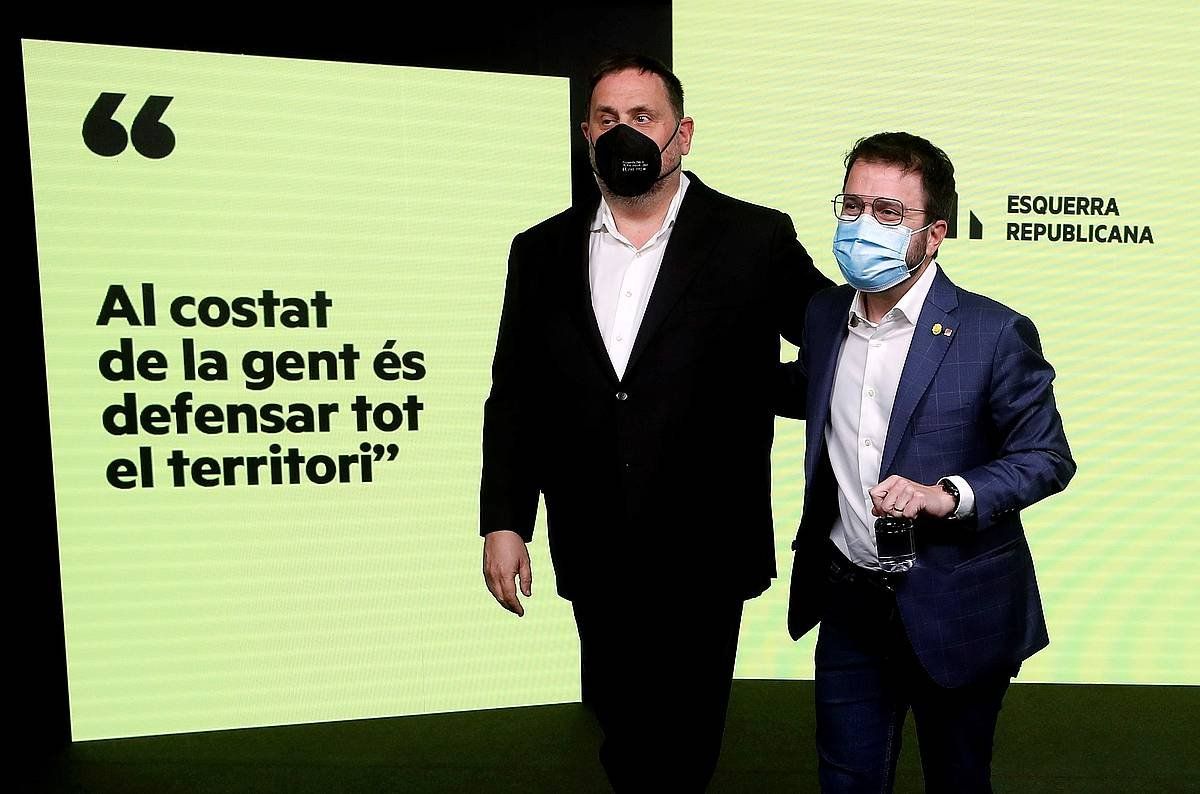 Junqueras eta Aragoneses, hauteskunde gauean. ALBERTO ESTéVEZ, EFE