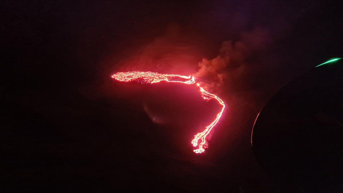 Erupzioaren irudia. ISLANDIAKO METEOROLOGIA BULEGOA