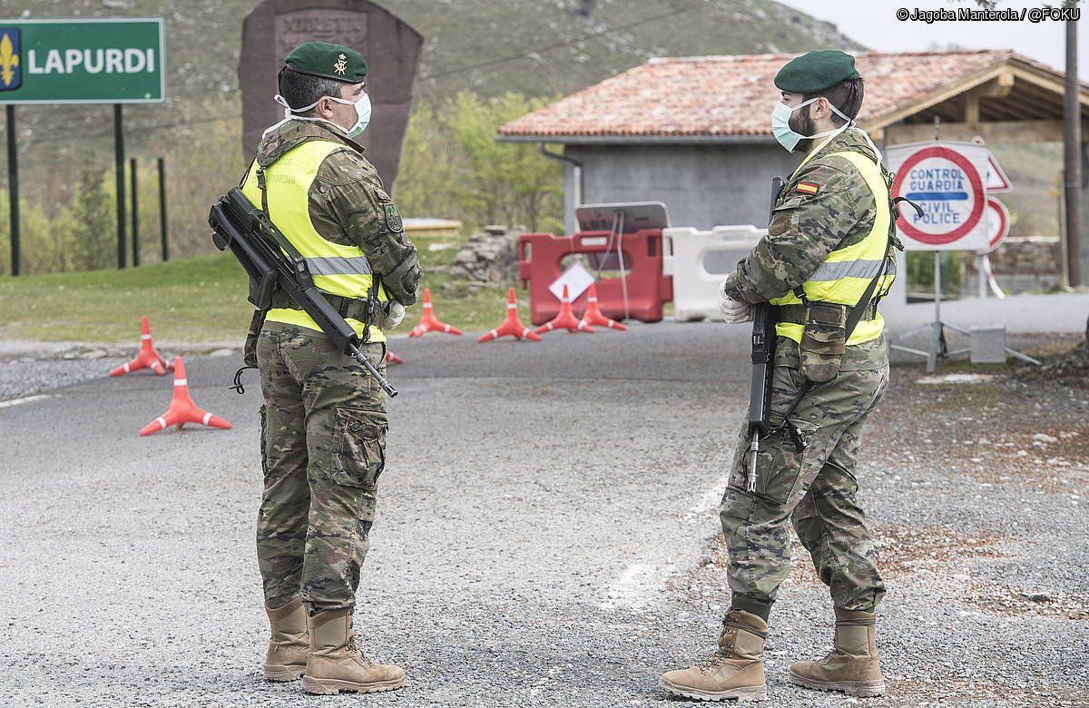 Nafarroa eta Lapurdi arteko muga itxita, Lizarrietan. JAGOA MANTEROLA