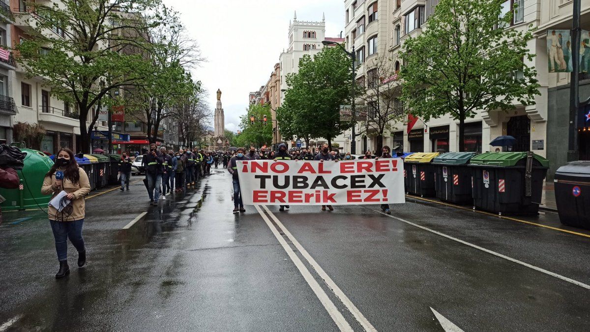 Tubacexeko langileek protesta, Bilbon, gaur eguerdian. TUBACEX BORROKAN