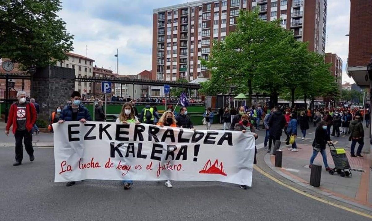 Sestaoko manifestazioarekin bat egin dute 60 talde inguruk. EH BILDU