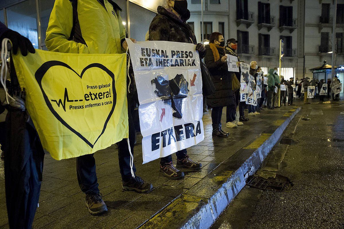 Eri diren presoen aldeko elkarretaratze bat, joan den abenduan, Iruñean. IÑIGO URIZ / FOKU