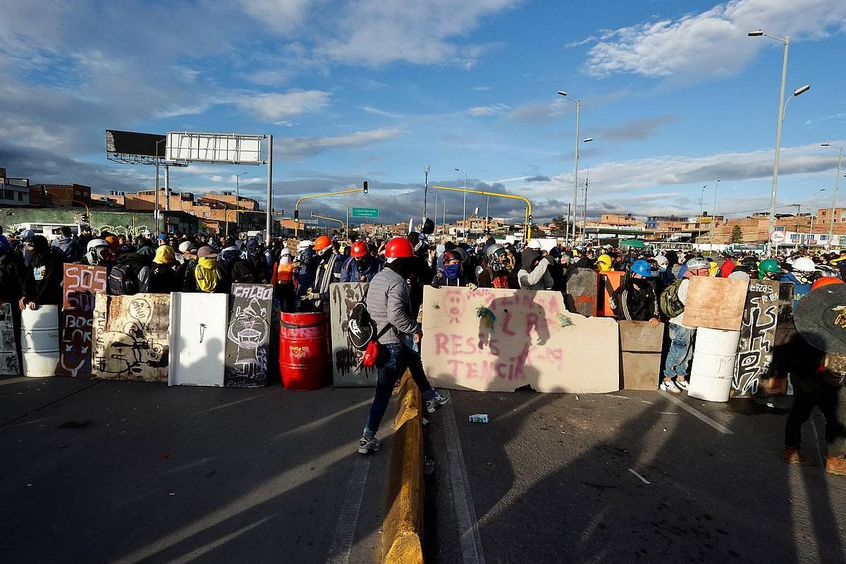 Manifestazio bat, atzo, Bogota hiriburuan. MAURICIO DUENAS CASTANEDA, EFE