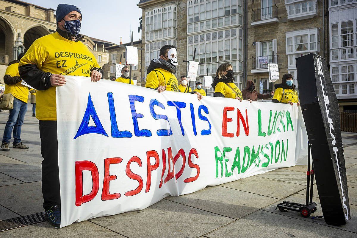 Alestiseko beharginen protesta bat, Gasteizen, aurreko urtean. JAIZKI FONTANEDA / FOKU