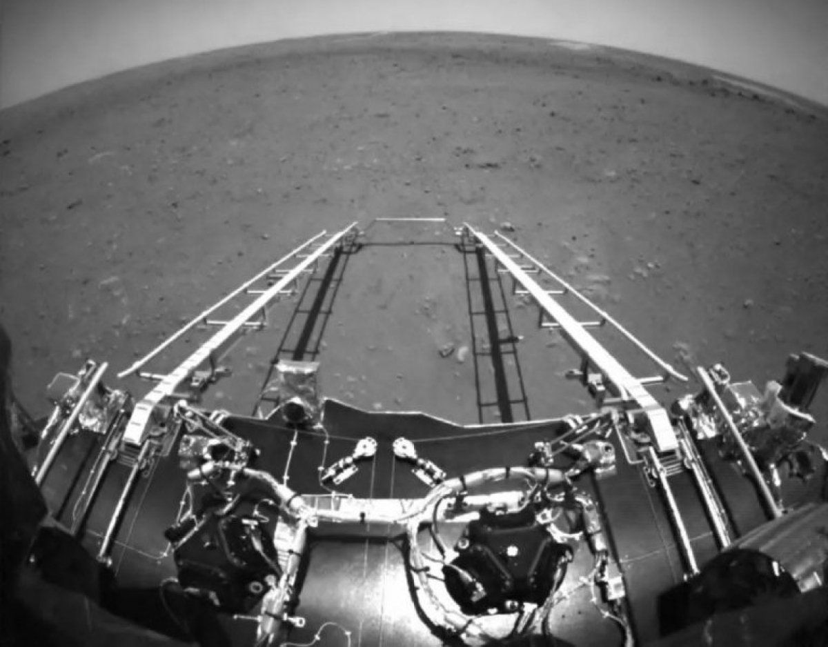 Marte, 'Zhurong' rover ibilgailutik. CNSA